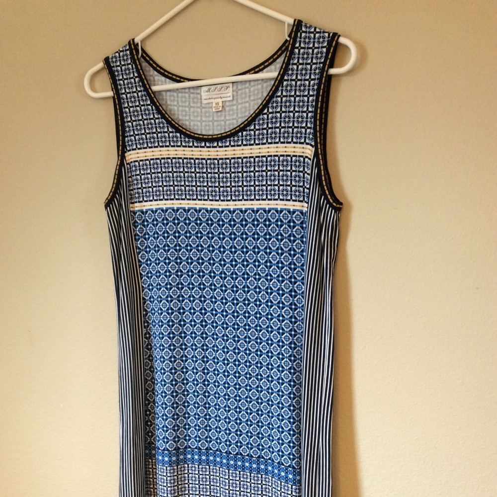 sleeveless MSSP knit dress perfect for travel